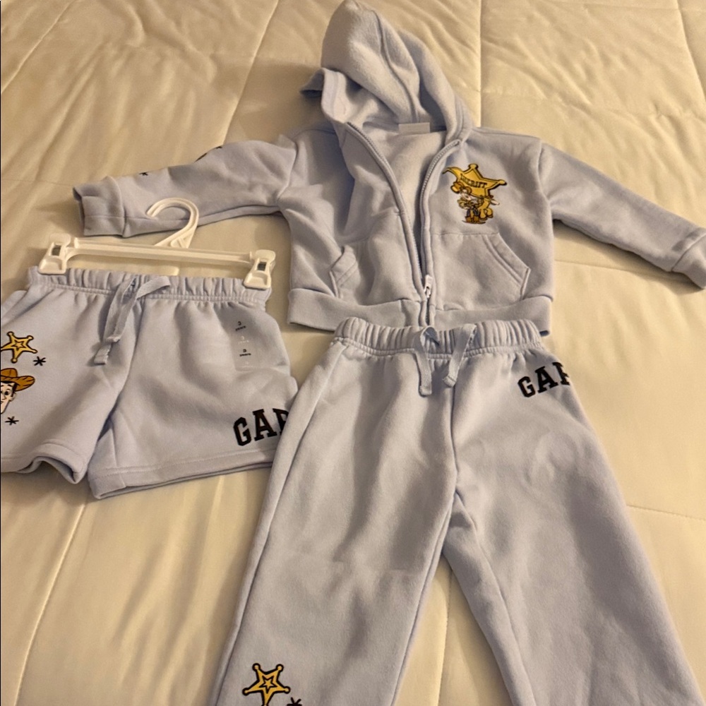 GAP Kids Light year 3 piece set.